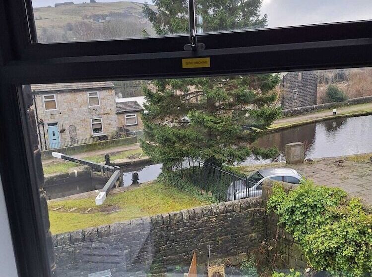 צימר 19 Bacup Road