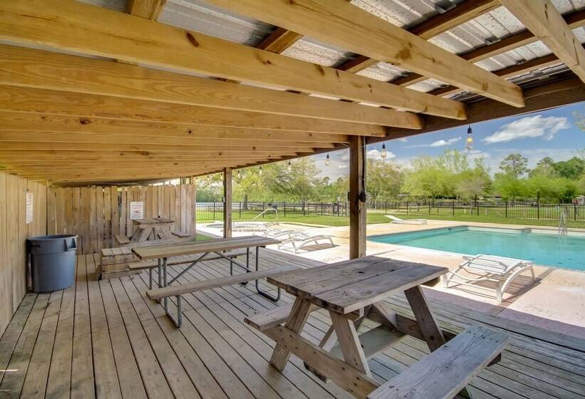 Biloxi Resort Cottage W/ Pool & Lake Access!