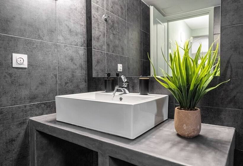 Boutique Studios & Apartments By Avelink