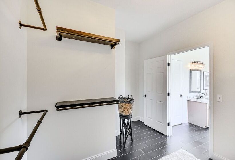 Bright & Elegant Home In High Point W/ Deck!