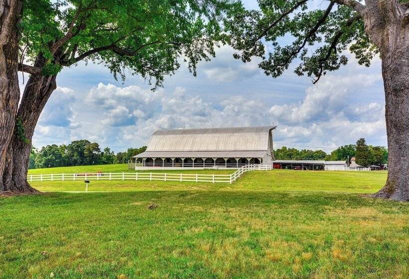 Bright & Elegant Home In High Point W/ Deck!