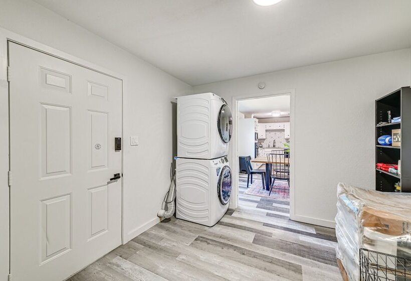 Bright Home W/ Fire Pit: Near Possum Kingdom Lake!