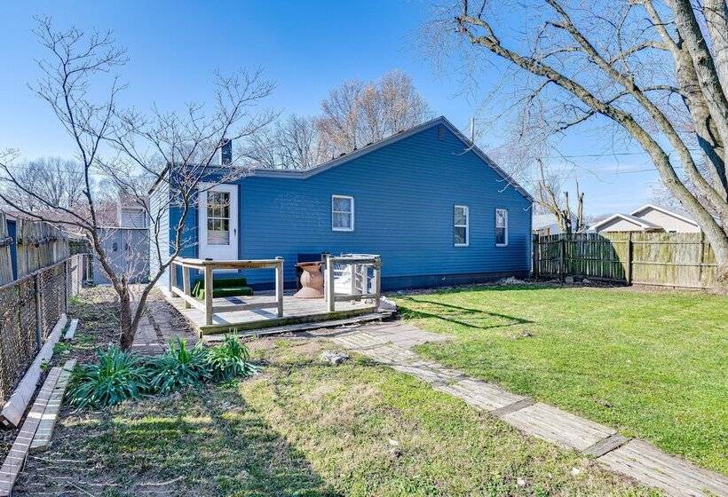 Bright Muncie Home W/ Yard ~ 2 Mi To Downtown!