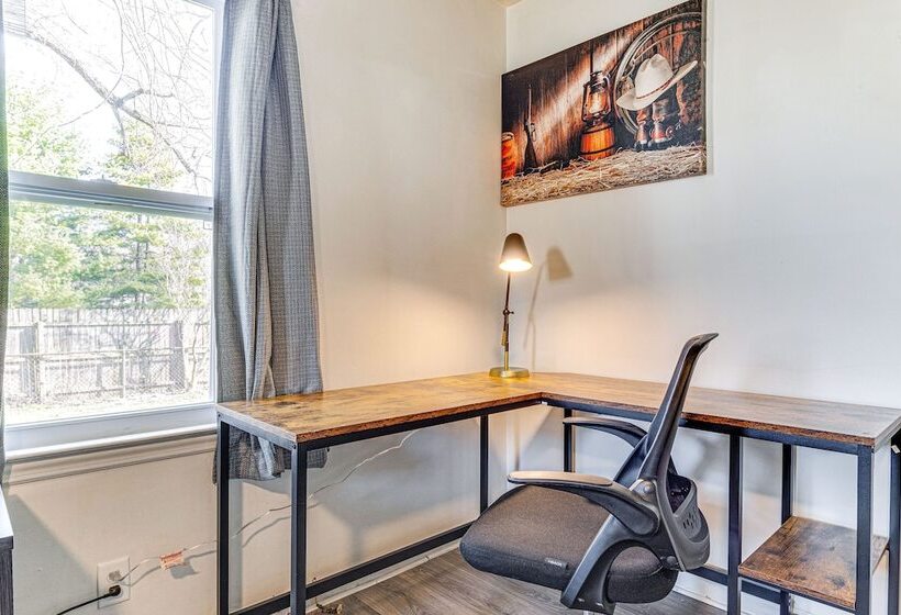 Bright Muncie Home W/ Yard ~ 2 Mi To Downtown!