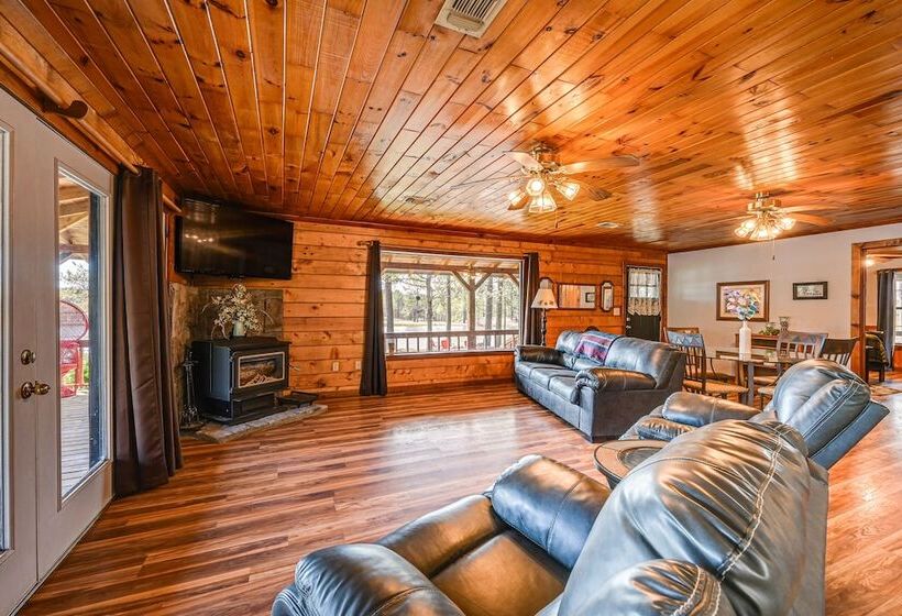 Broken Bow Cabin W/ Hot Tub & Fishing On Site!