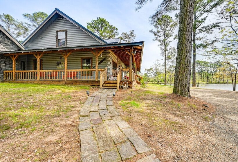 Broken Bow Cabin W/ Hot Tub & Fishing On Site!