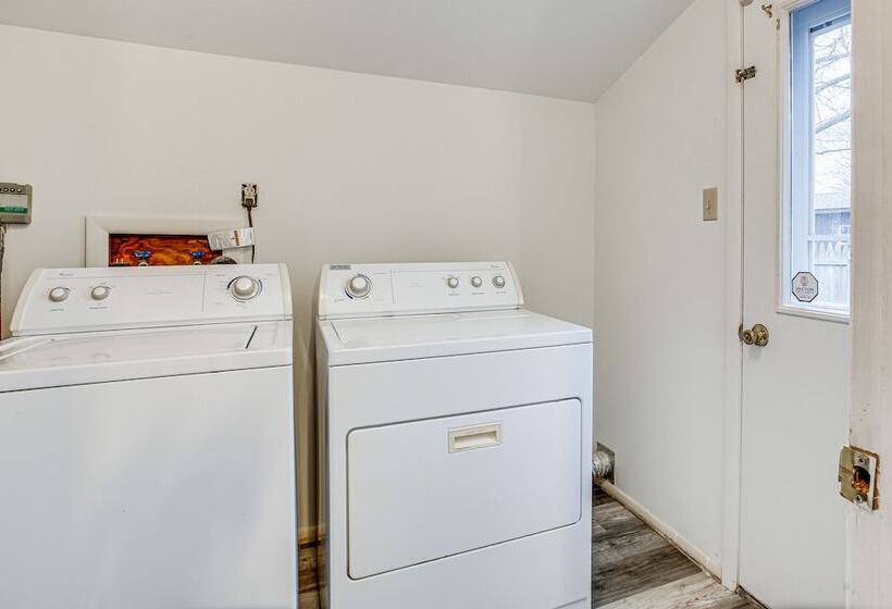 Cape May Home W/ Deck ~ 2 Mi To Beach!