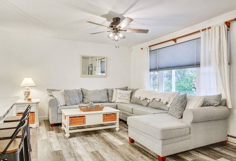 Cape May Home W/ Deck ~ 2 Mi To Beach!