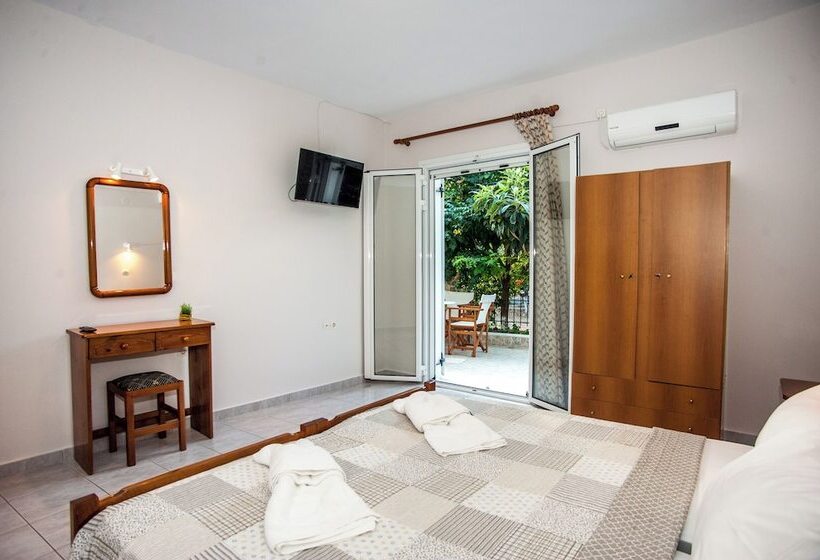 Captain Georgio Apartments