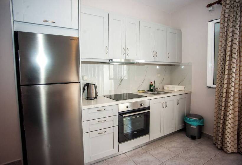 Captain Georgio Apartments