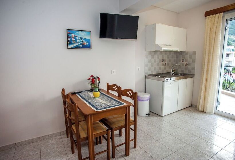 Captain Georgio Apartments