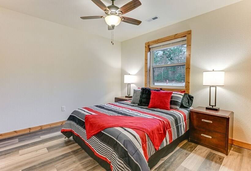 Castle Rock Lake Cabin: Water & Trail Access!