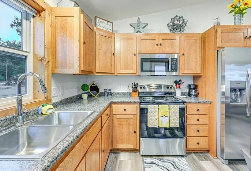 Castle Rock Lake Cabin: Water & Trail Access!