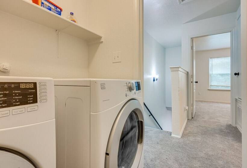 Charming Family Home W/ Yard   24 Mi To Austin!