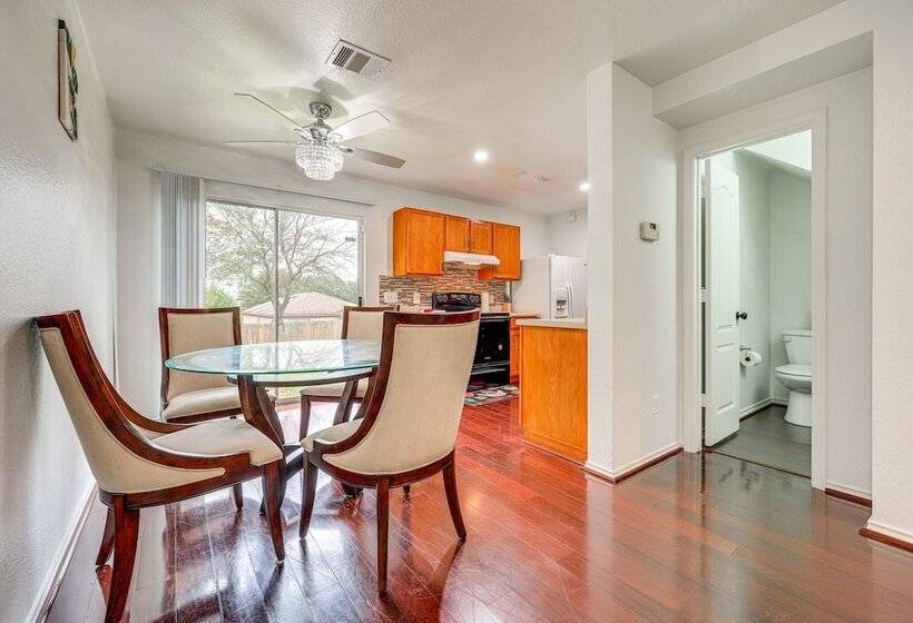 Charming Family Home W/ Yard   24 Mi To Austin!