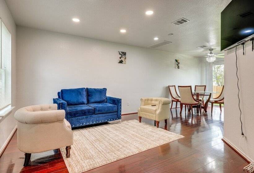 Charming Family Home W/ Yard   24 Mi To Austin!