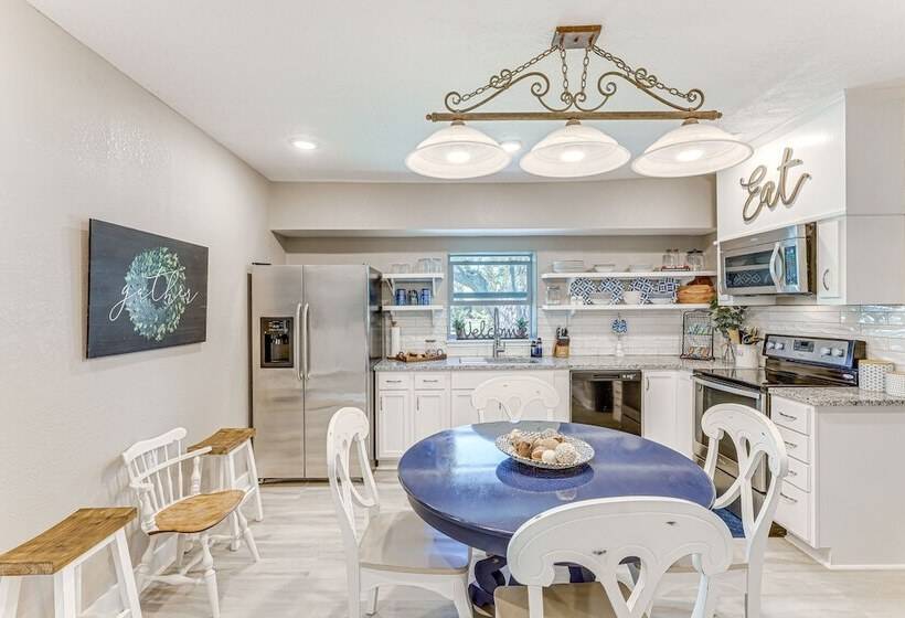 Charming Franklin Abode Near Sports Park & Fishing