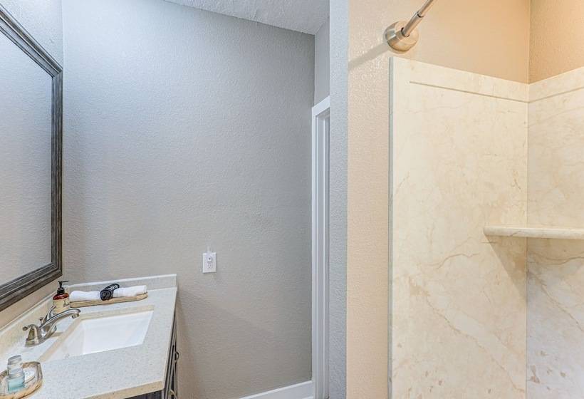 Charming Franklin Abode Near Sports Park & Fishing