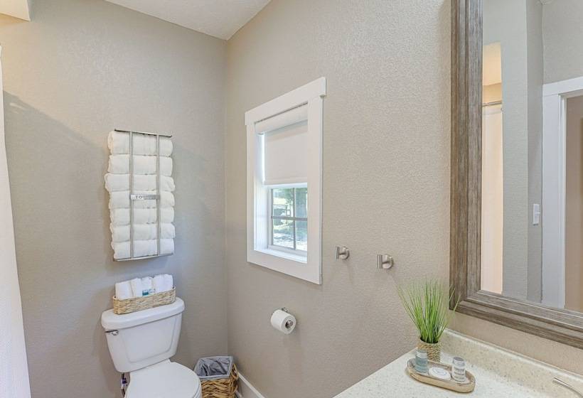 Charming Franklin Abode Near Sports Park & Fishing