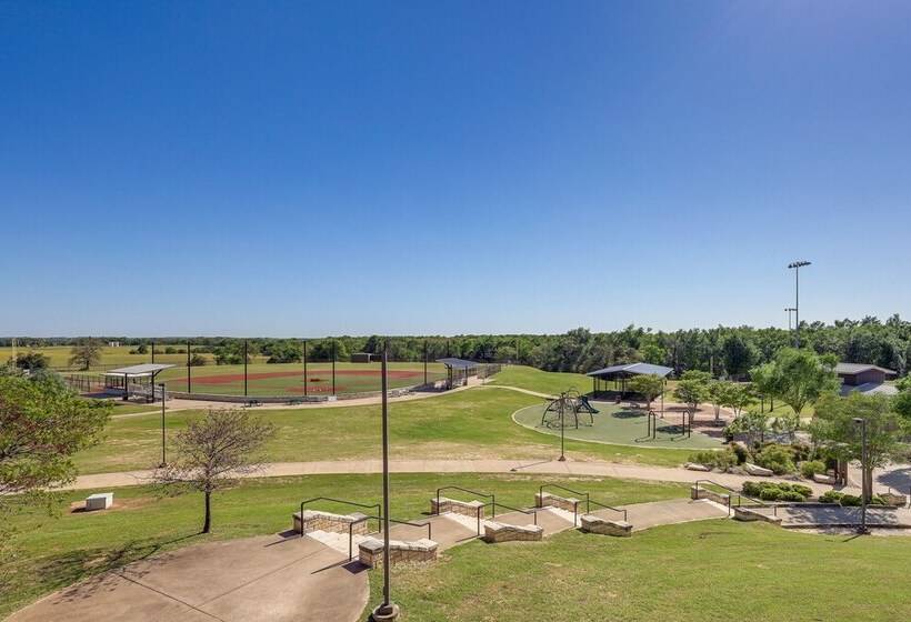 Charming Franklin Abode Near Sports Park & Fishing