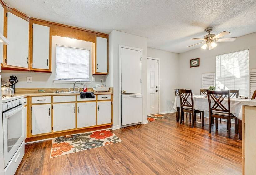 Charming Satsuma Home ~ 14 Mi To Mobile!