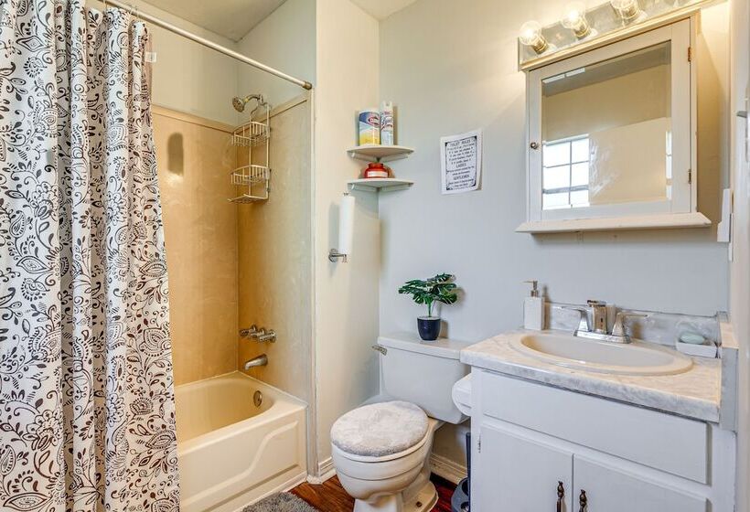 Charming Satsuma Home ~ 14 Mi To Mobile!