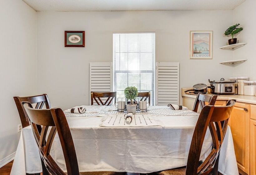 Charming Satsuma Home ~ 14 Mi To Mobile!