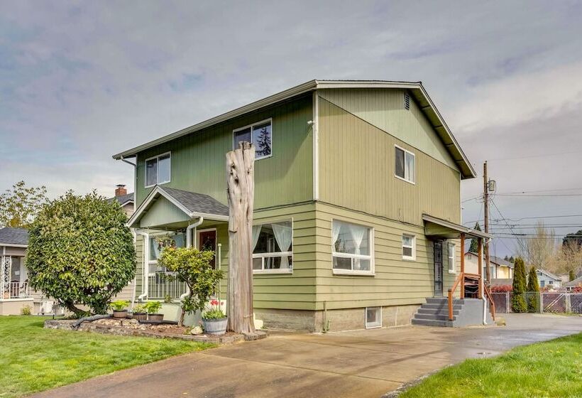 Charming Tacoma Vacation Rental: 2 Mi To Downtown!