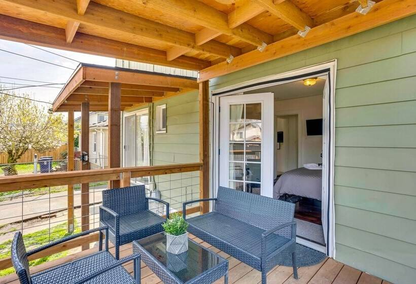 Charming Tacoma Vacation Rental: 2 Mi To Downtown!