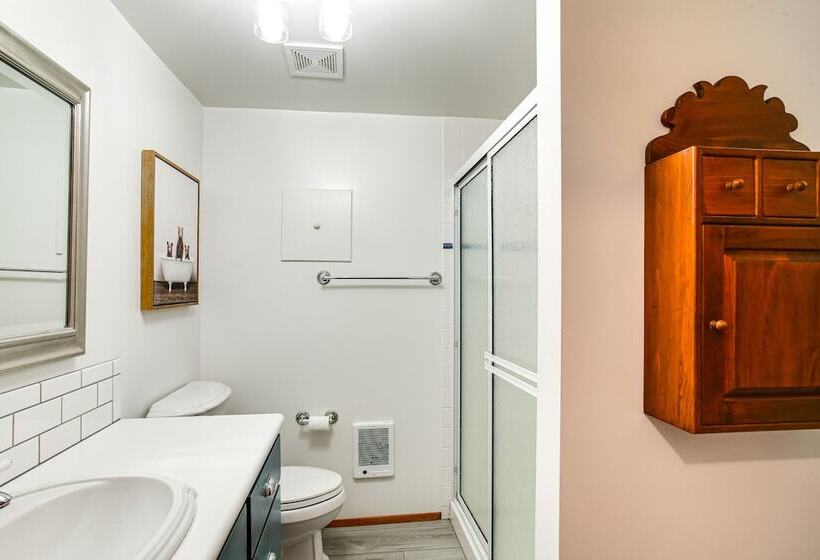 Coeur D Alene Lakefront Home: Private Dock & Beach