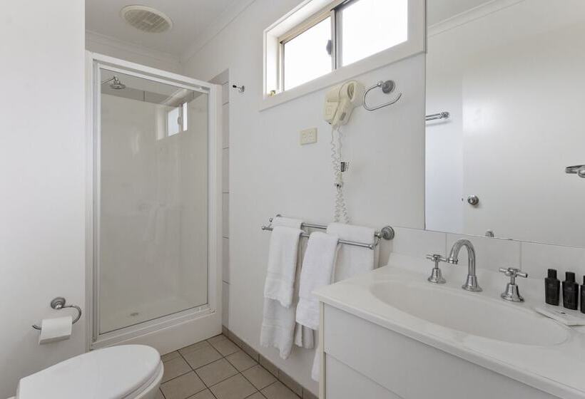 Costello Hotels   Moonta Bay Cabins