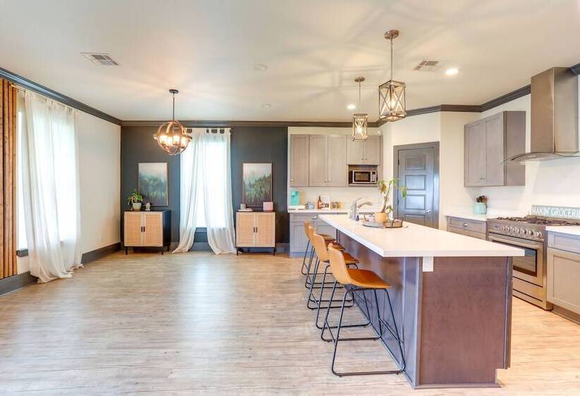 Cozy Arabi Home W/ Yard ~ 6 Mi To French Quarter!