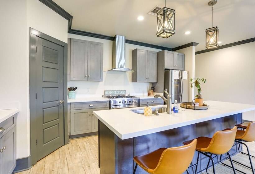 Cozy Arabi Home W/ Yard ~ 6 Mi To French Quarter!