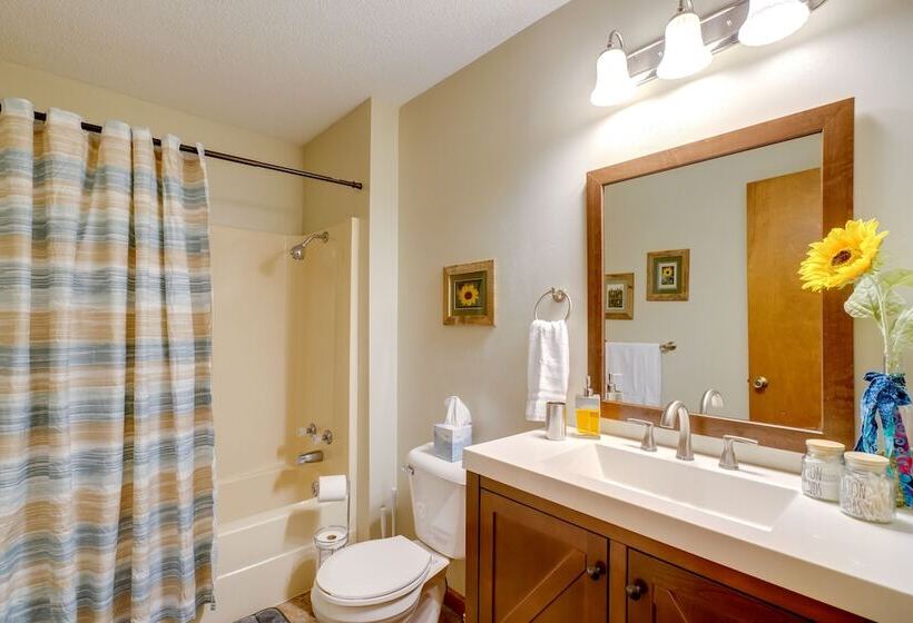 Cozy Belgrade Cottage W/ Wood Burning Stove!