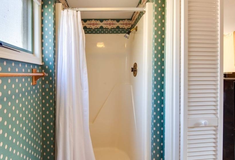 Cozy Chautauqua Lake Cottage W/ Shared Patio