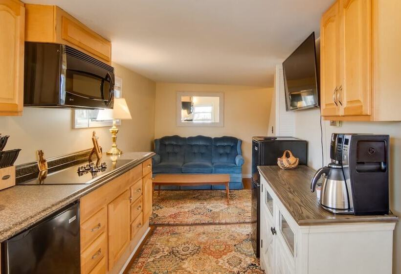 Cozy Chautauqua Lake Cottage W/ Shared Patio