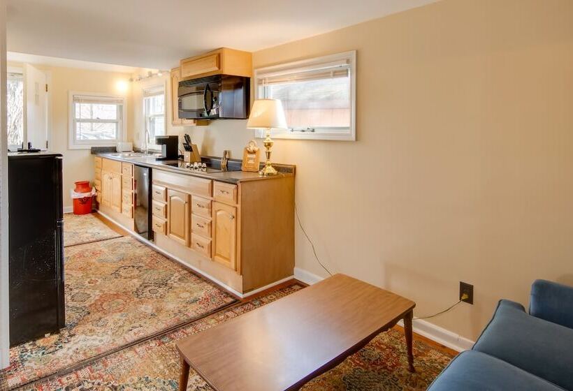 Cozy Chautauqua Lake Cottage W/ Shared Patio