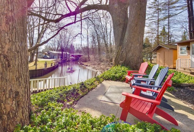 Cozy Chautauqua Lake Cottage W/ Shared Patio