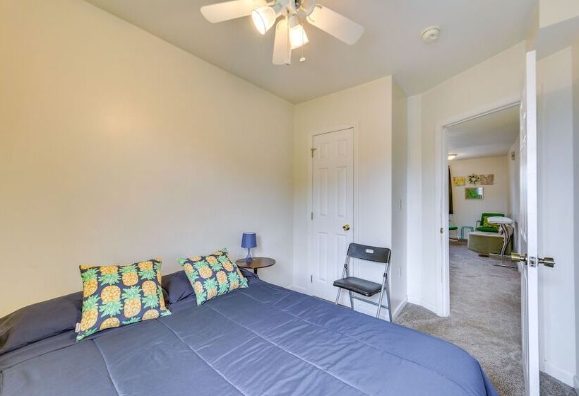 Cozy East Pittsburgh Home   7 Mi To Frick Park!