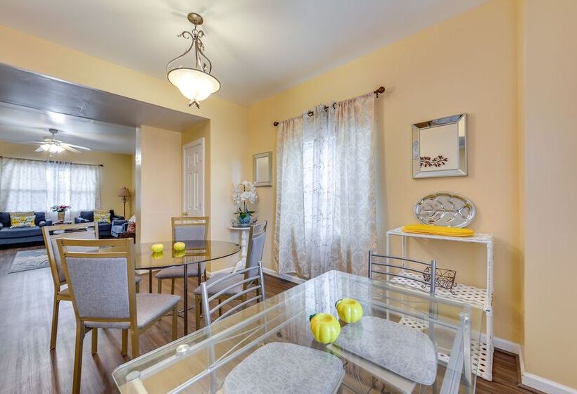 Cozy East Pittsburgh Home   7 Mi To Frick Park!