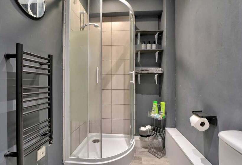 Cozy Guest Lodge With A Large Secluded Garden