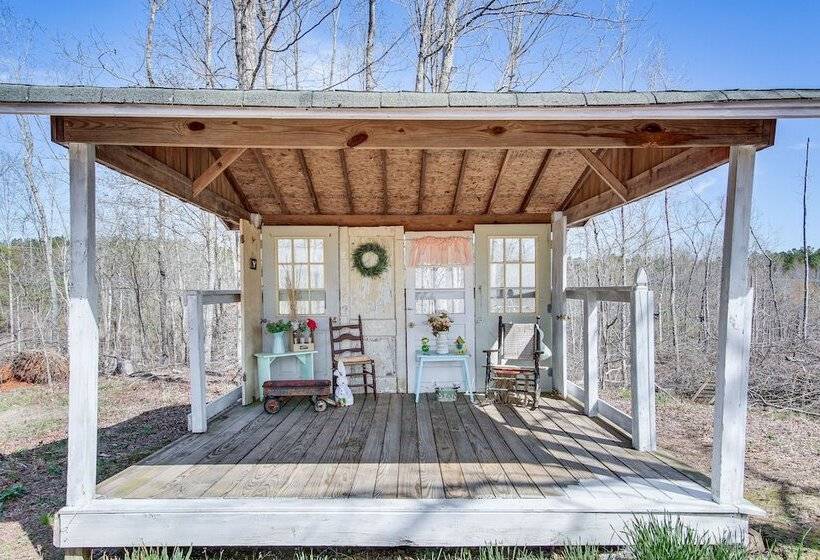 Cozy Mississippi Cabin W/ Covered Porch & Grill!