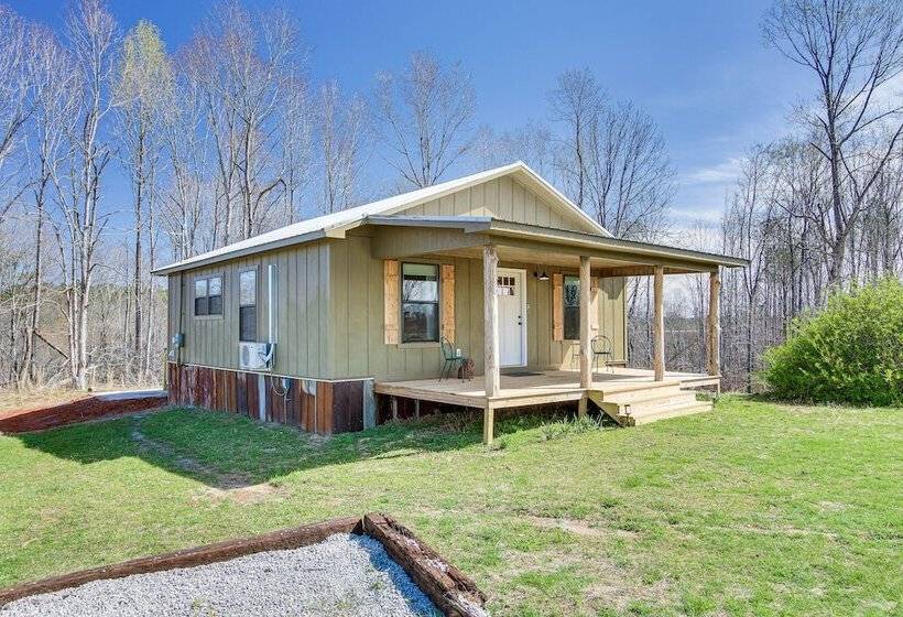 Cozy Mississippi Cabin W/ Covered Porch & Grill!