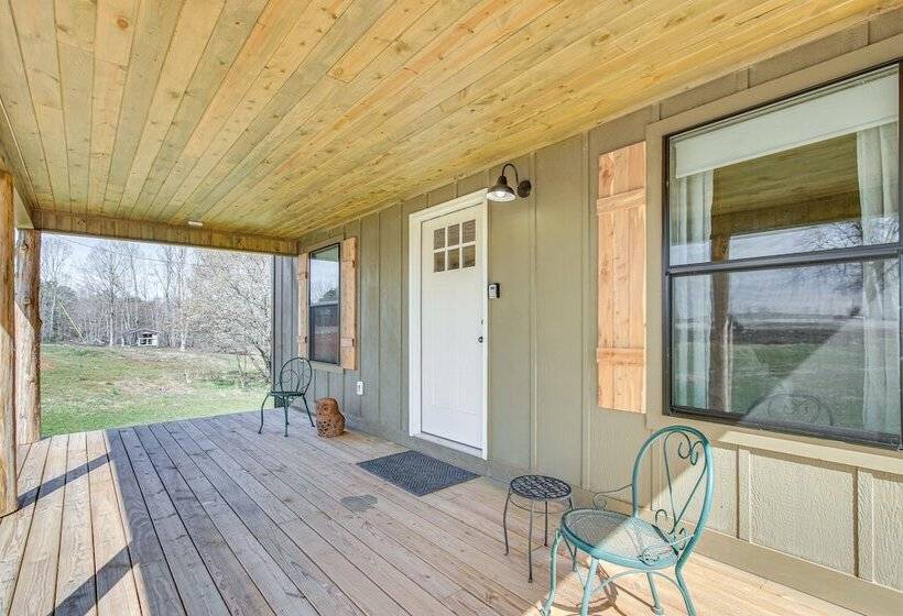 Cozy Mississippi Cabin W/ Covered Porch & Grill!