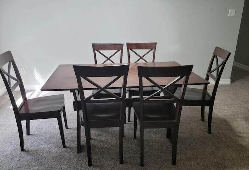 Cute And Cozy Hostel