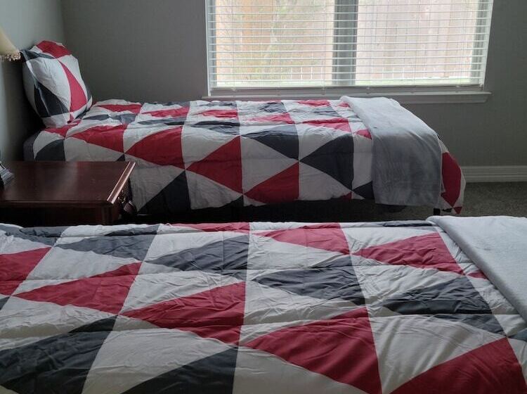 Cute And Cozy Hostel