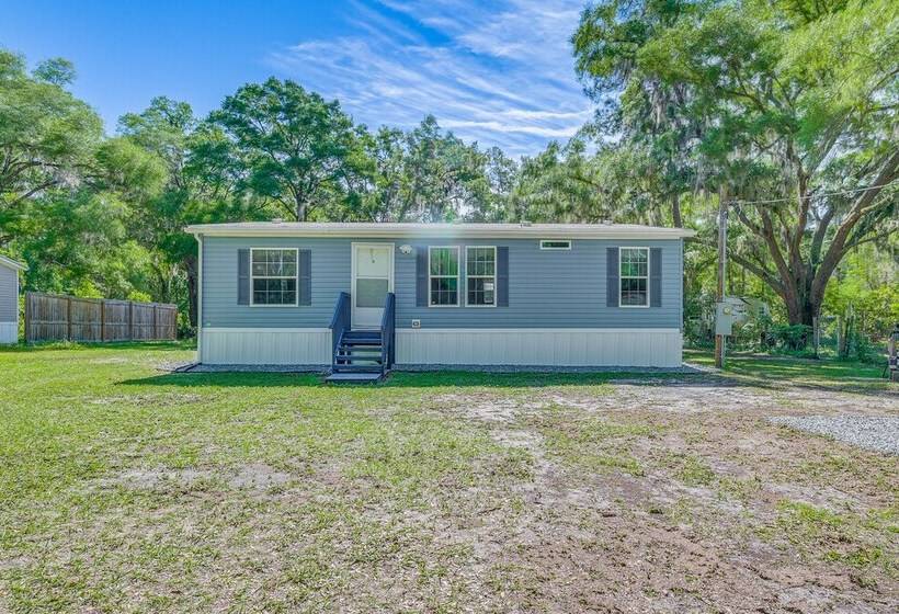 7 Mi To Crystal River: Home W/ Yard & Fire Pit!