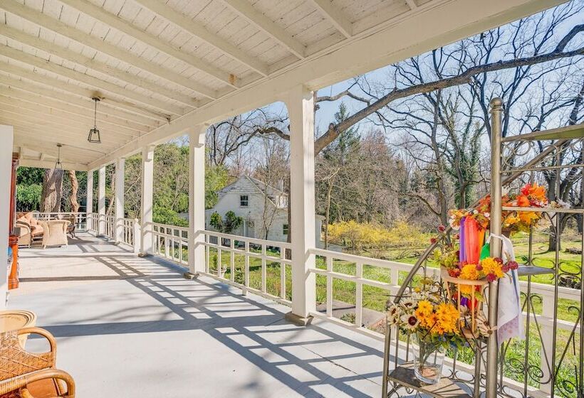 Eagleville Home W/ Porch, Near Valley Forge Casino