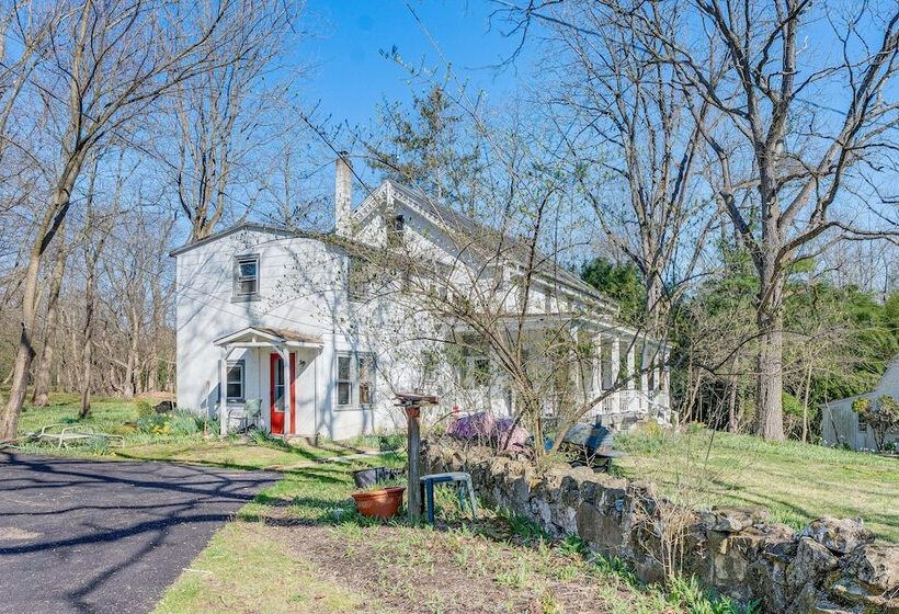 Eagleville Home W/ Porch, Near Valley Forge Casino