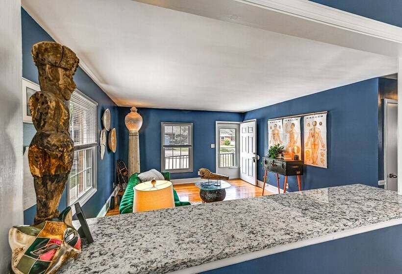 Eclectic Winston Salem Home: 3 Mi To Downtown!
